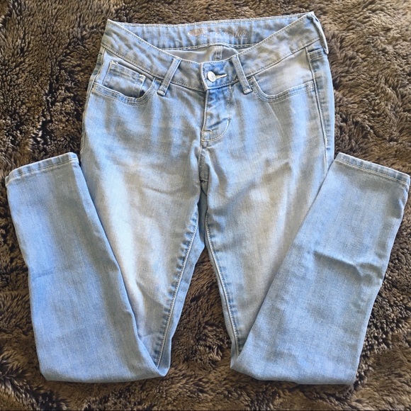 Old Navy Light Blue Capris - Picture 1 of 3